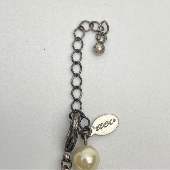 American Eagle AEO Pearl Rhinestone Pendant Necklace - Picture 6 of 9